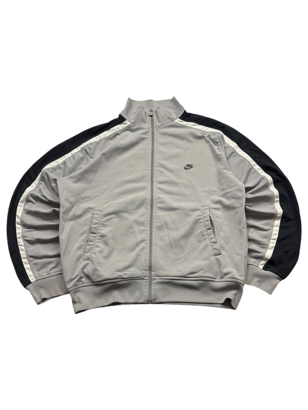 Nike Vintage Trackjacket Grau/Schwarz Größe M mit kleinem Futura-Logo auf der Brust