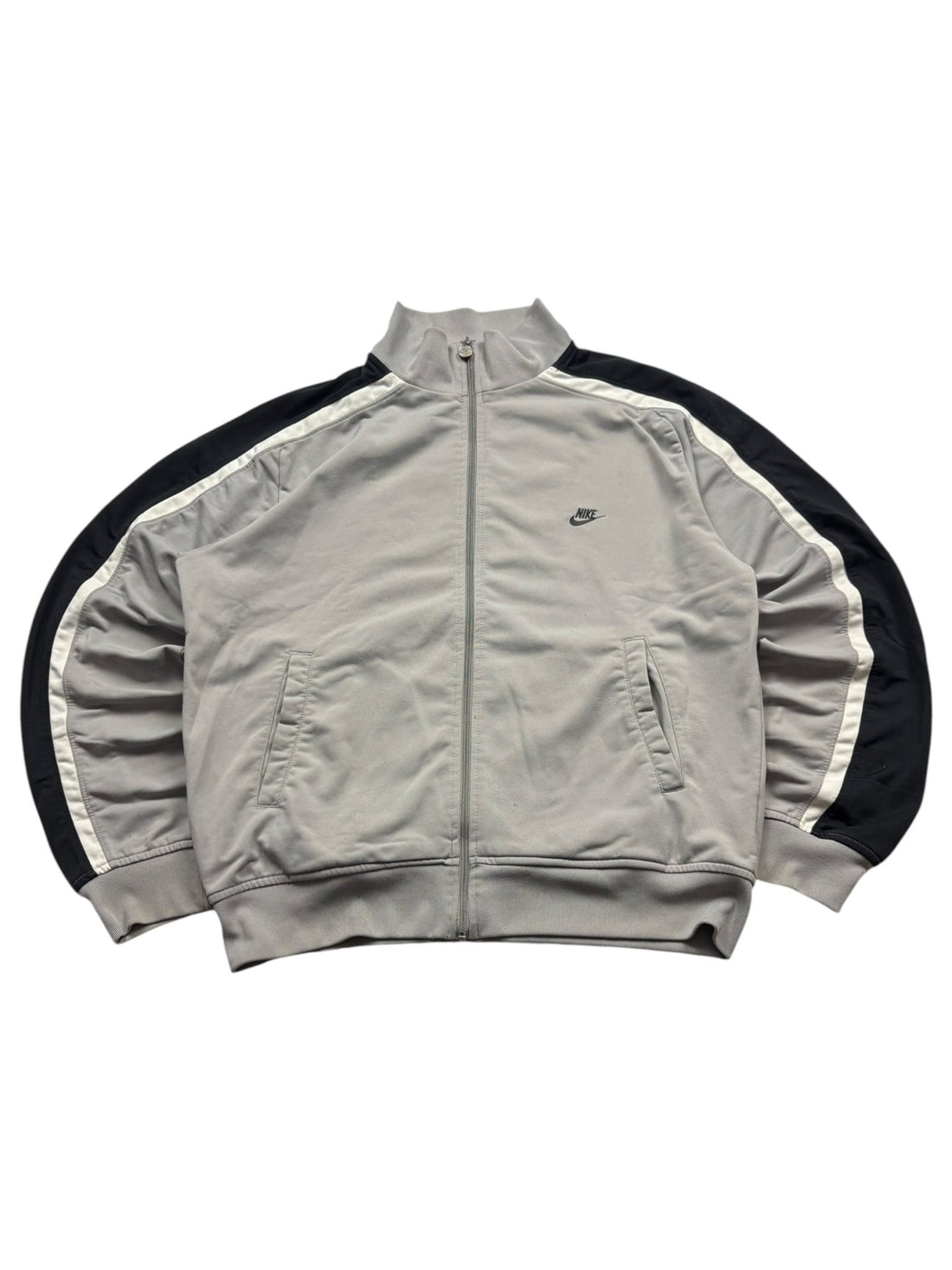 Nike Vintage Trackjacket Grau/Schwarz Größe M mit kleinem Futura-Logo auf der Brust