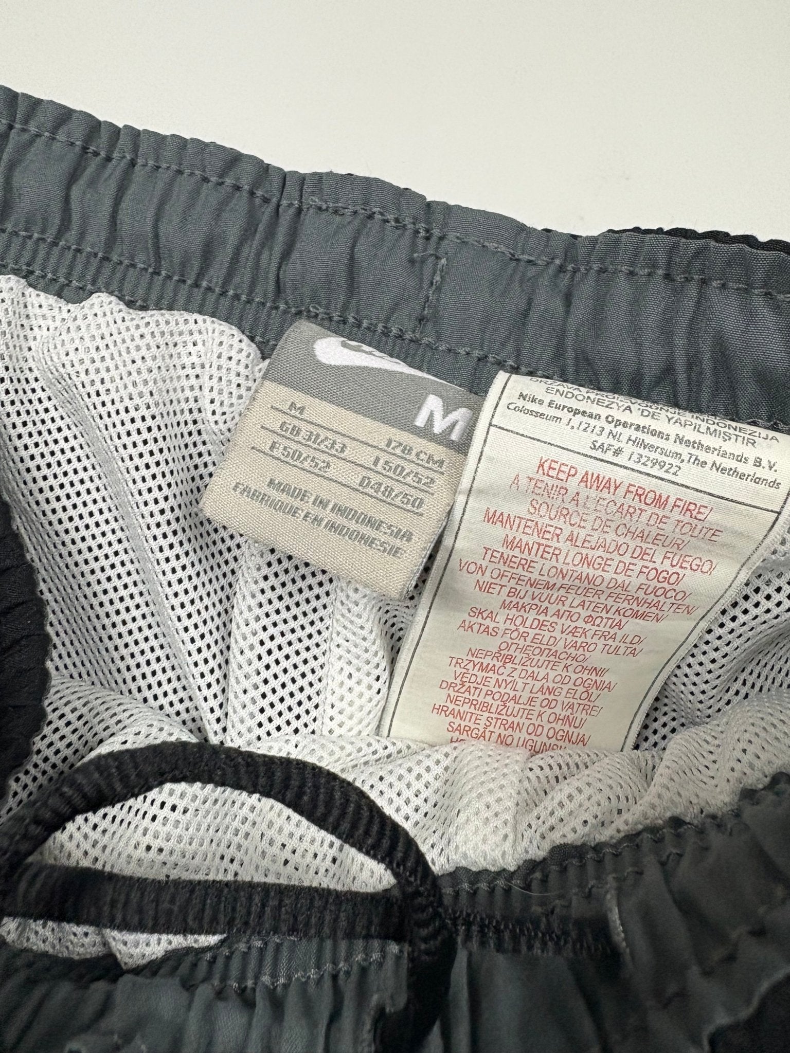Nike Y2K Baggy Vintage Trainingshose Side Panel – Schwarz/Grau (M) - PKeyVintage