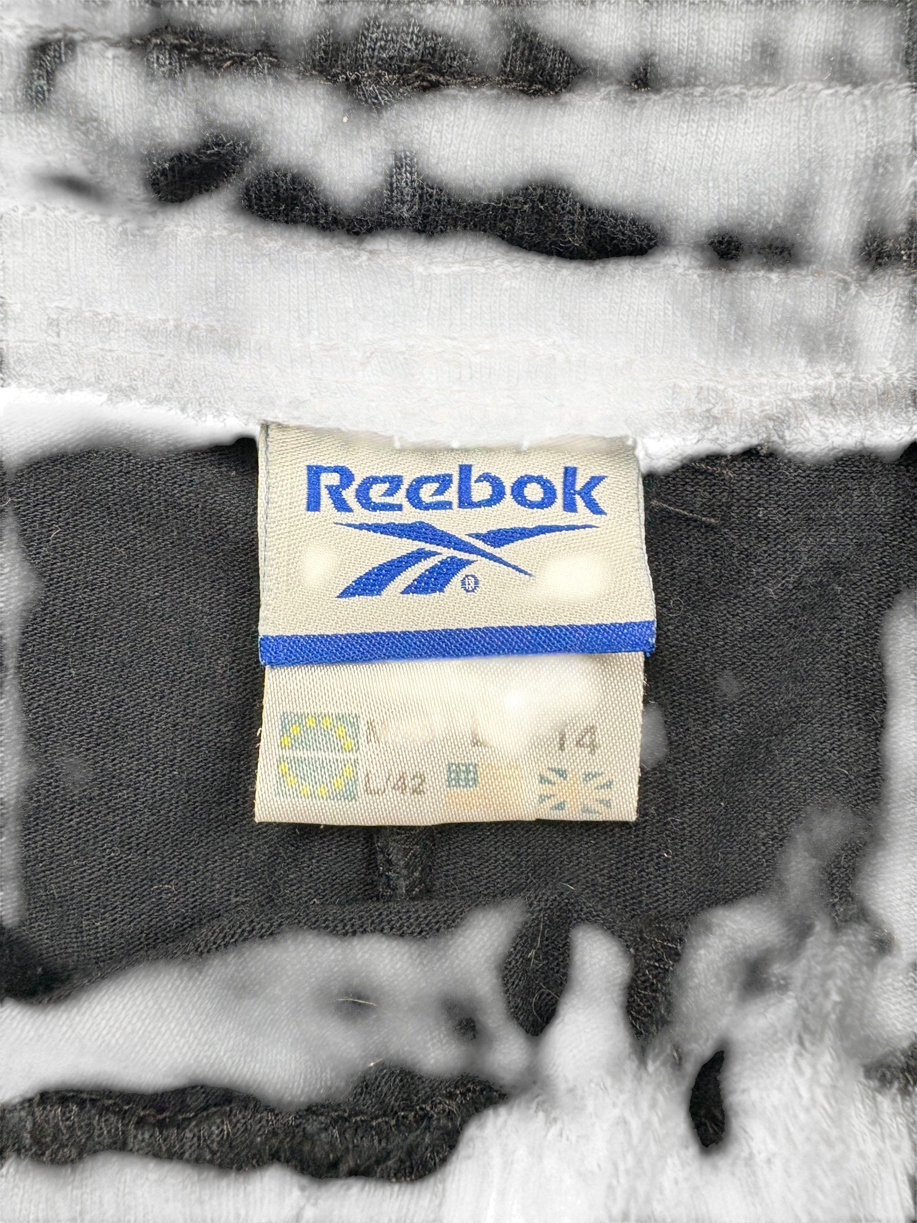 Reebok Größenetikett der schwarzen Vintage Shorts mit Labelgröße M