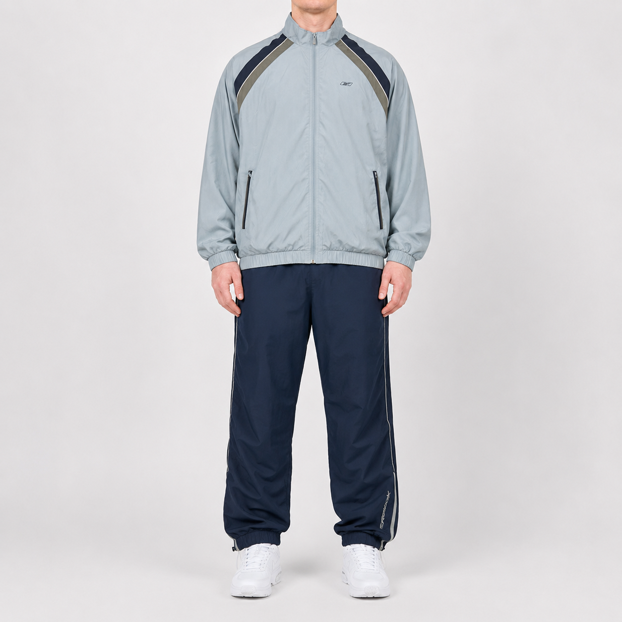 Reebok Vector 90s Vintage Tracksuit – Hellblau/Navy (XL)