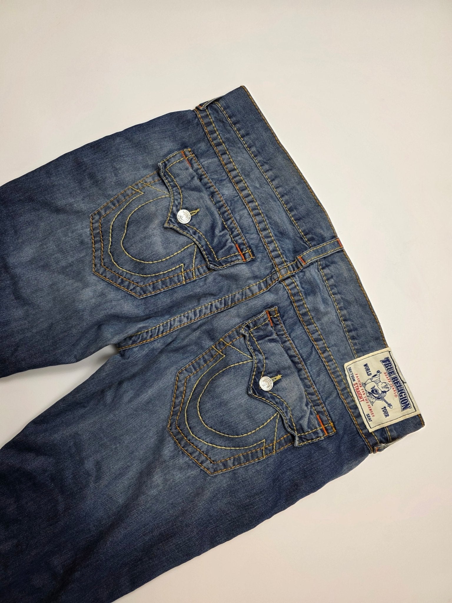 True Religion Flap Pocket Vintage Jeans – Blau (42) - PKeyVintage