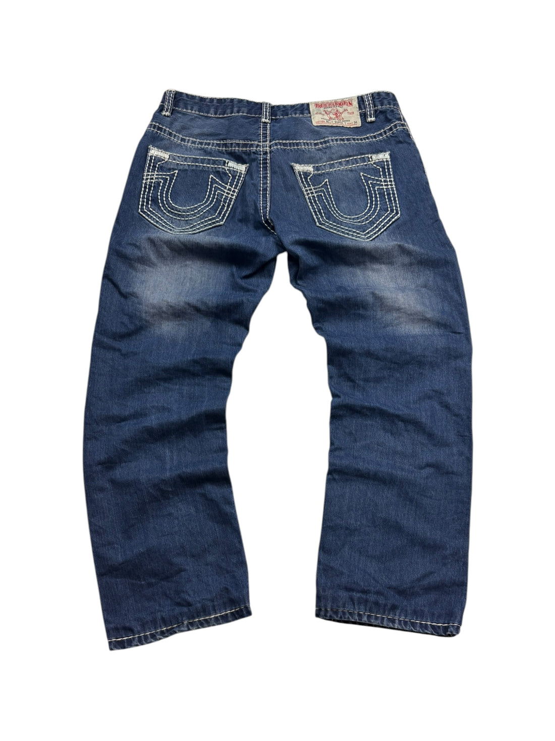 True Religion Billy Super T Jeans Größe 33 – Rückansicht mit Hufeisen-Pockets und Rückenpatch