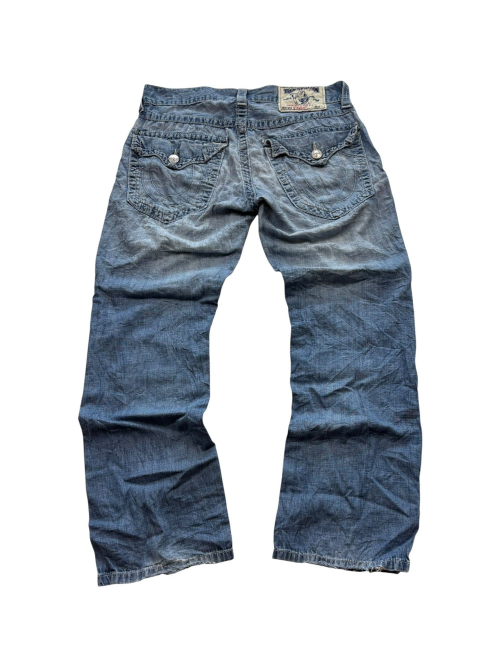 True Religion Section Straight Vintage Jeans in Blau mit Flap Pockets und großem World Tour Rückenpatch