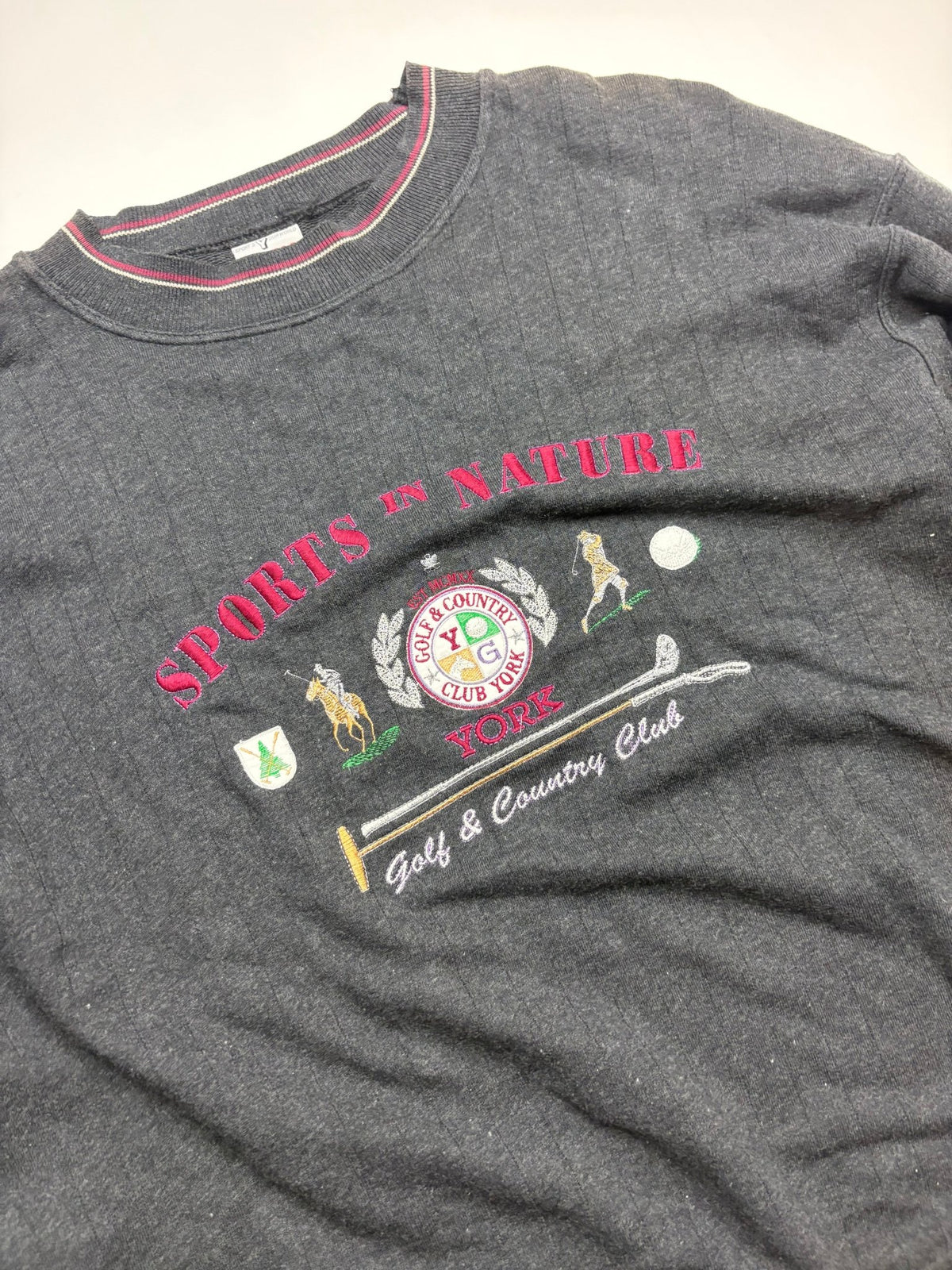Vintage 90s Golf Strickpullover in Anthrazit – Logo im Detail