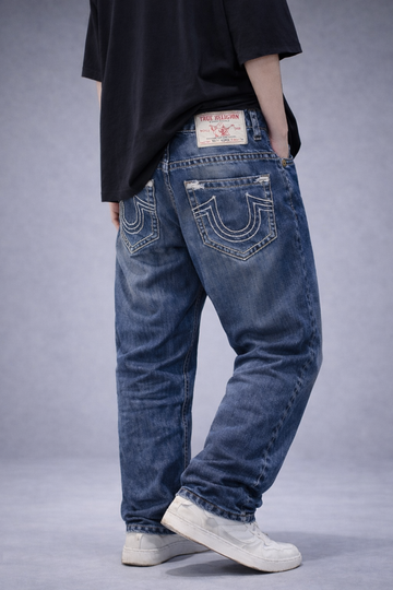 Vintage Jeans – Baggy, Bootcut und Y2K Denim Einzelstücke bei PkeyVintage
