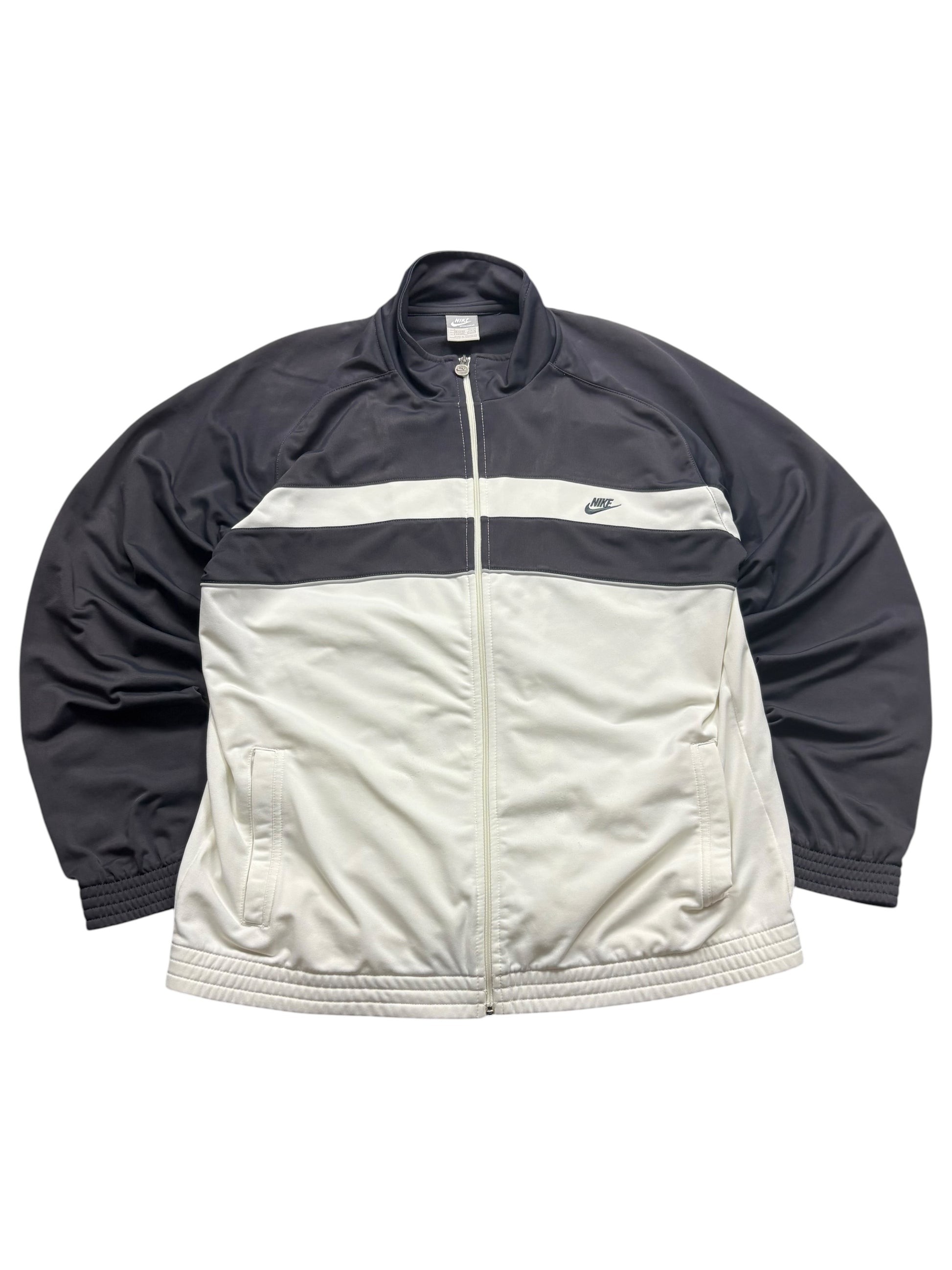 Nike Sportswear Vintage Trackjacket in Schwarz/Creme Frontansicht Größe L mit Bruststreifen und Swoosh