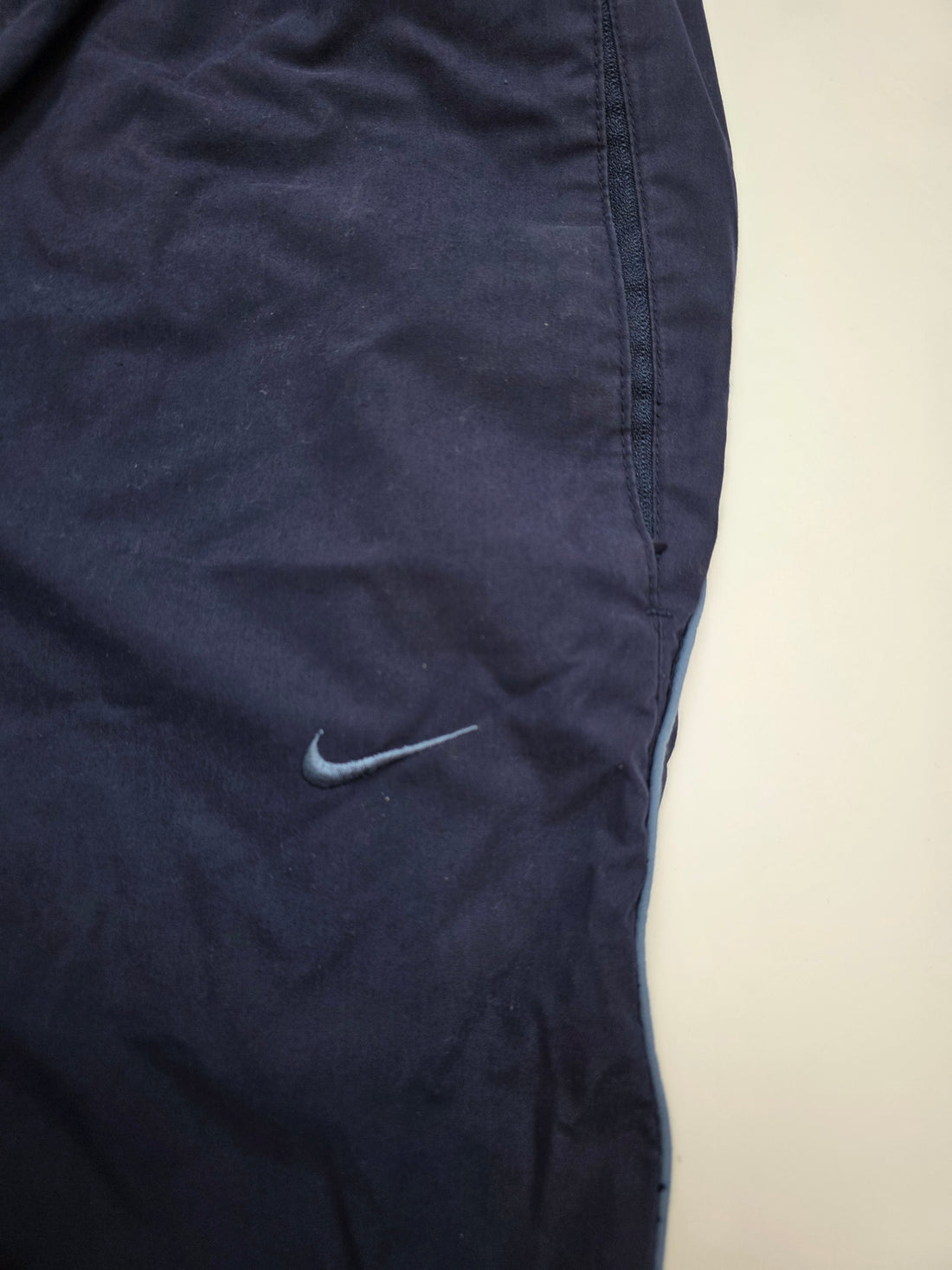 Vintage Nike Trackpants Navy – Gesamtansicht
