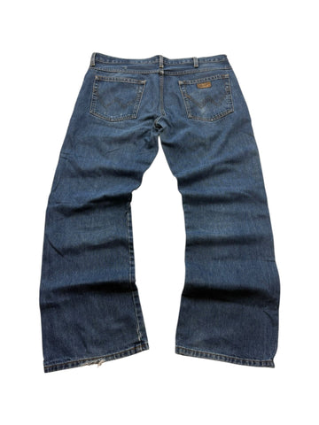 Wrangler Baggy Jeans Rückseite mit W-Naht auf den Gesäßtaschen und Wrangler-Patch