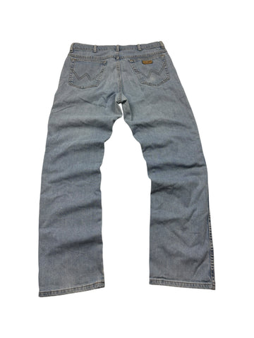 Wrangler Texas Stretch Jeans Hellblau W36/L32 – Rückansicht mit markanter W-Naht