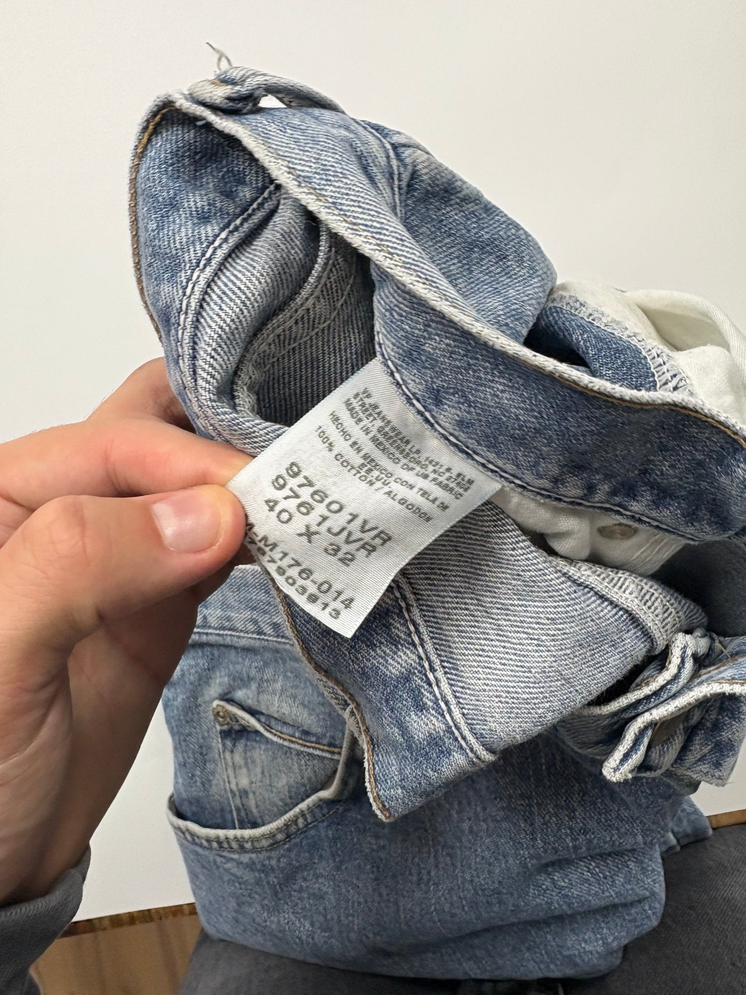 Wrangler Lederpatch Vintage Jeans – Hellblau (W40/L34) - PKeyVintage